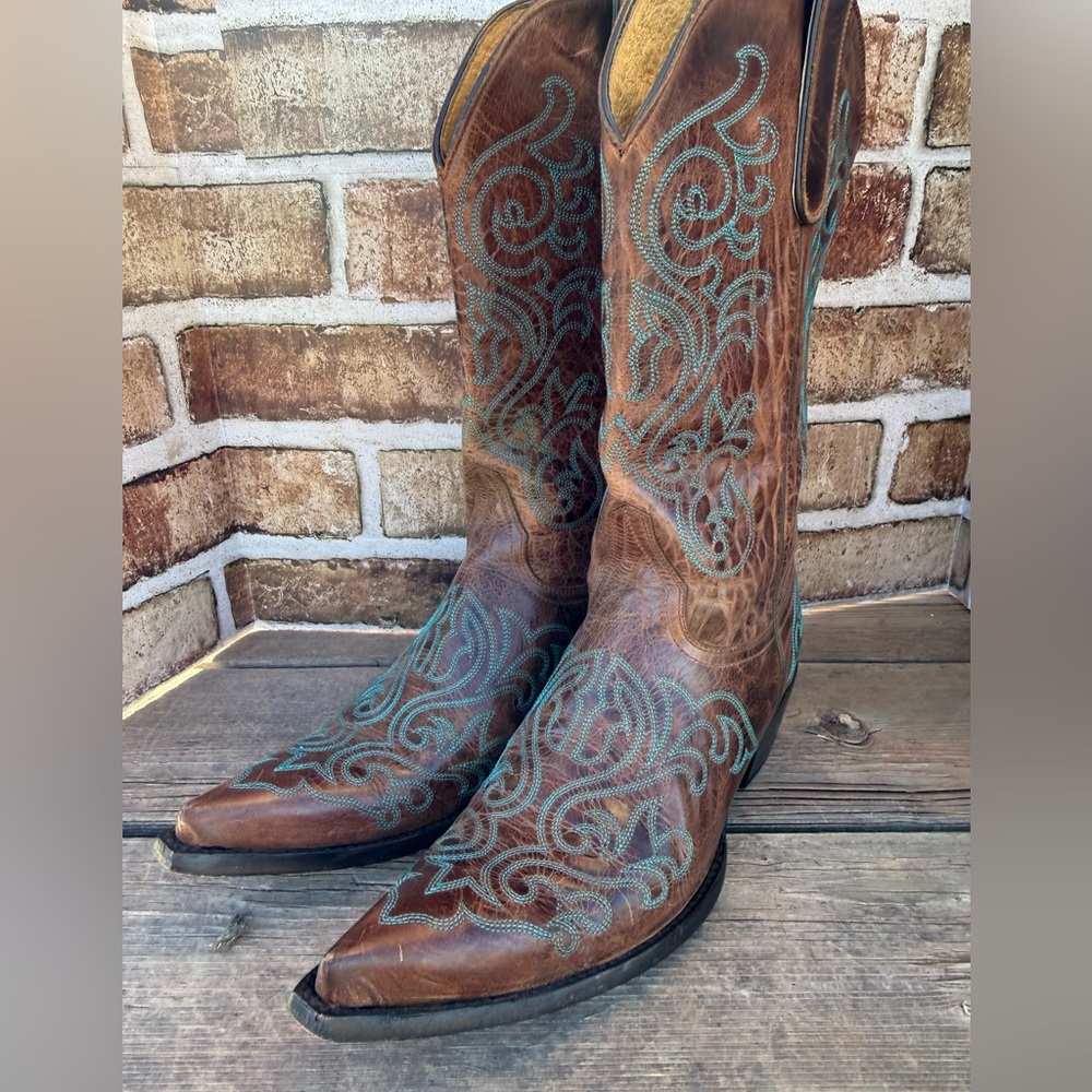 Brown and teal
Old Gringo 9 - Picture 2 of 8